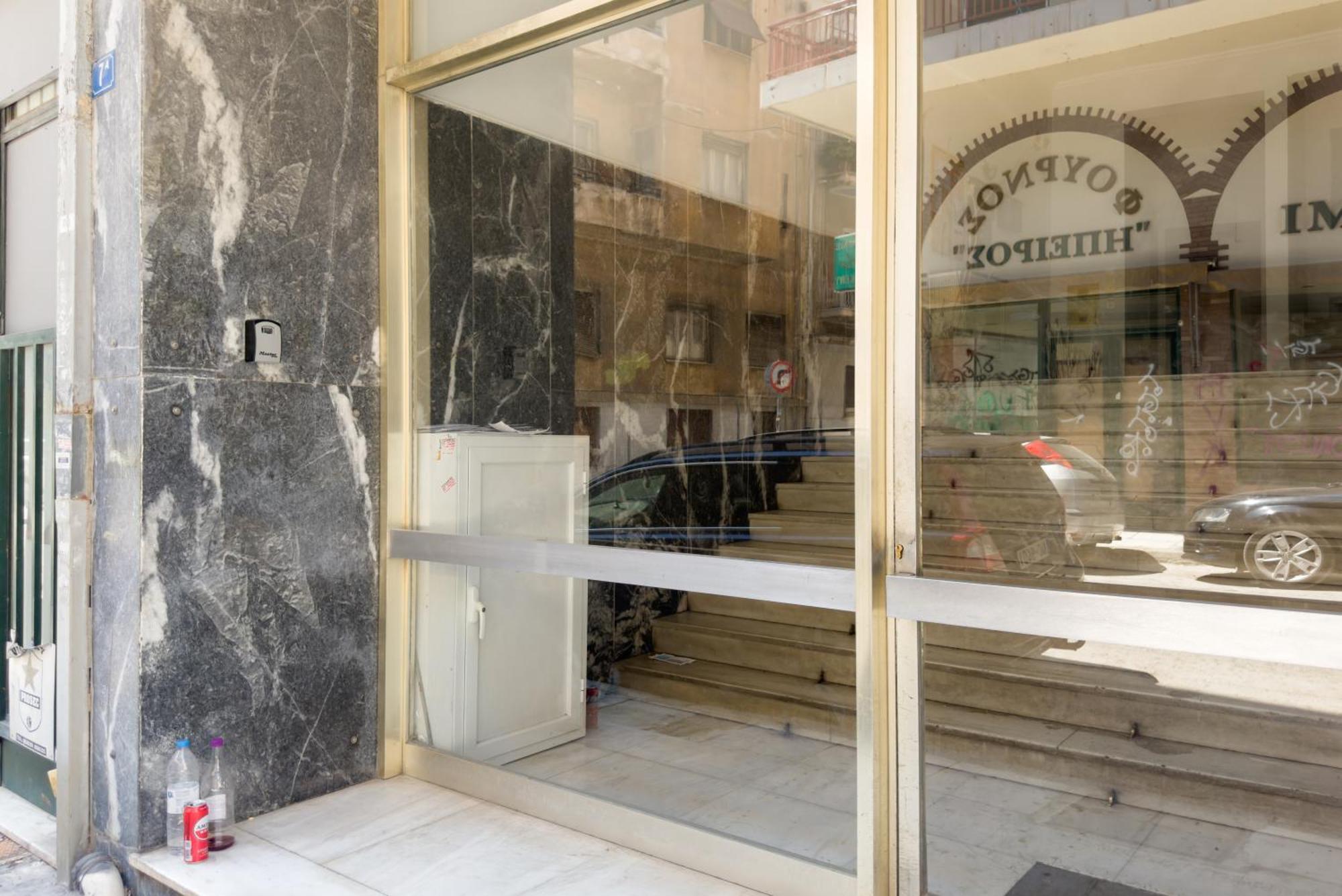Urban Comfort Apt Near Downtown Athen Exterior foto